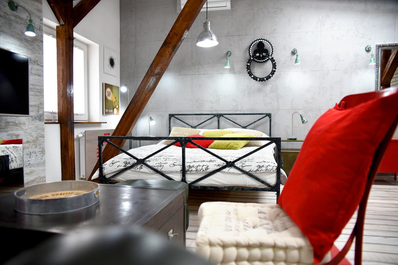 In The Attic Unikatowe Apartmenty By Stayly Στσέτσιν Εξωτερικό φωτογραφία